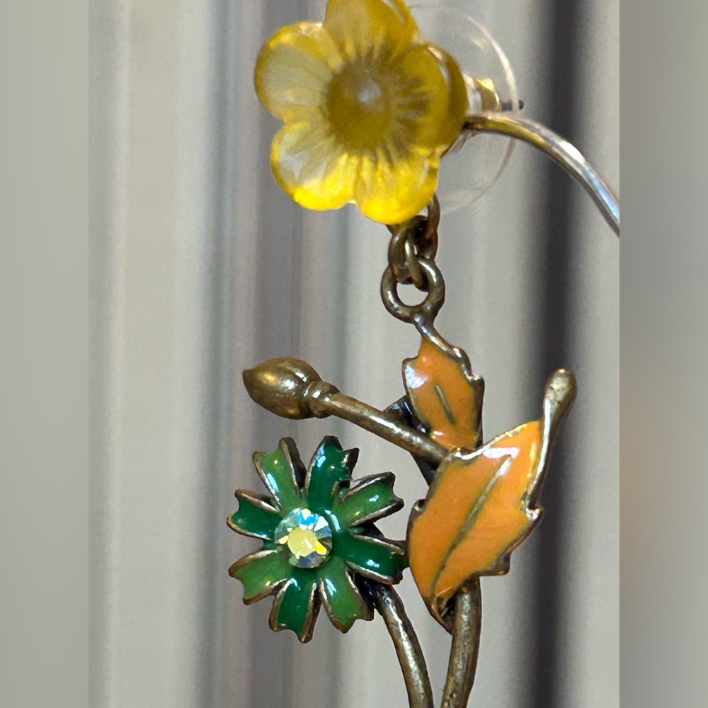Floral chandelier earrings - Picture 4 of 8